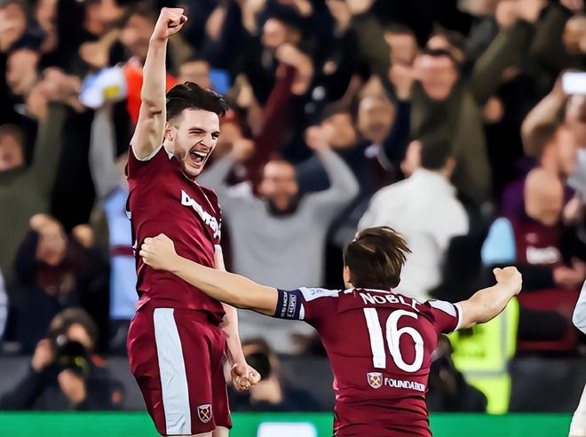 还玩家一片梦海，《和平精英》首套高定神装“梦海之灵”梦幻上线